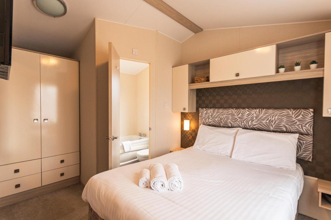 Meadows With Hot Tub Lodge *