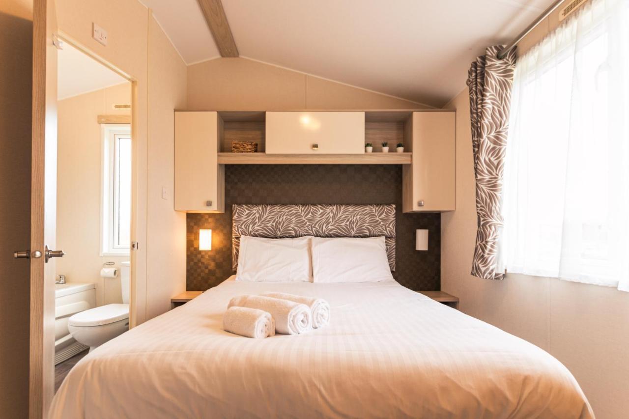 Meadows With Hot Tub Lodge *