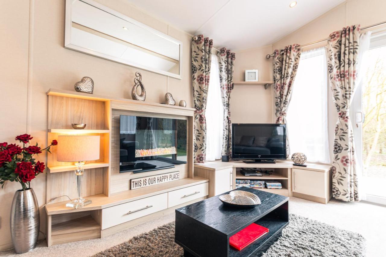 Lodge Meadows With Hot Tub Malton