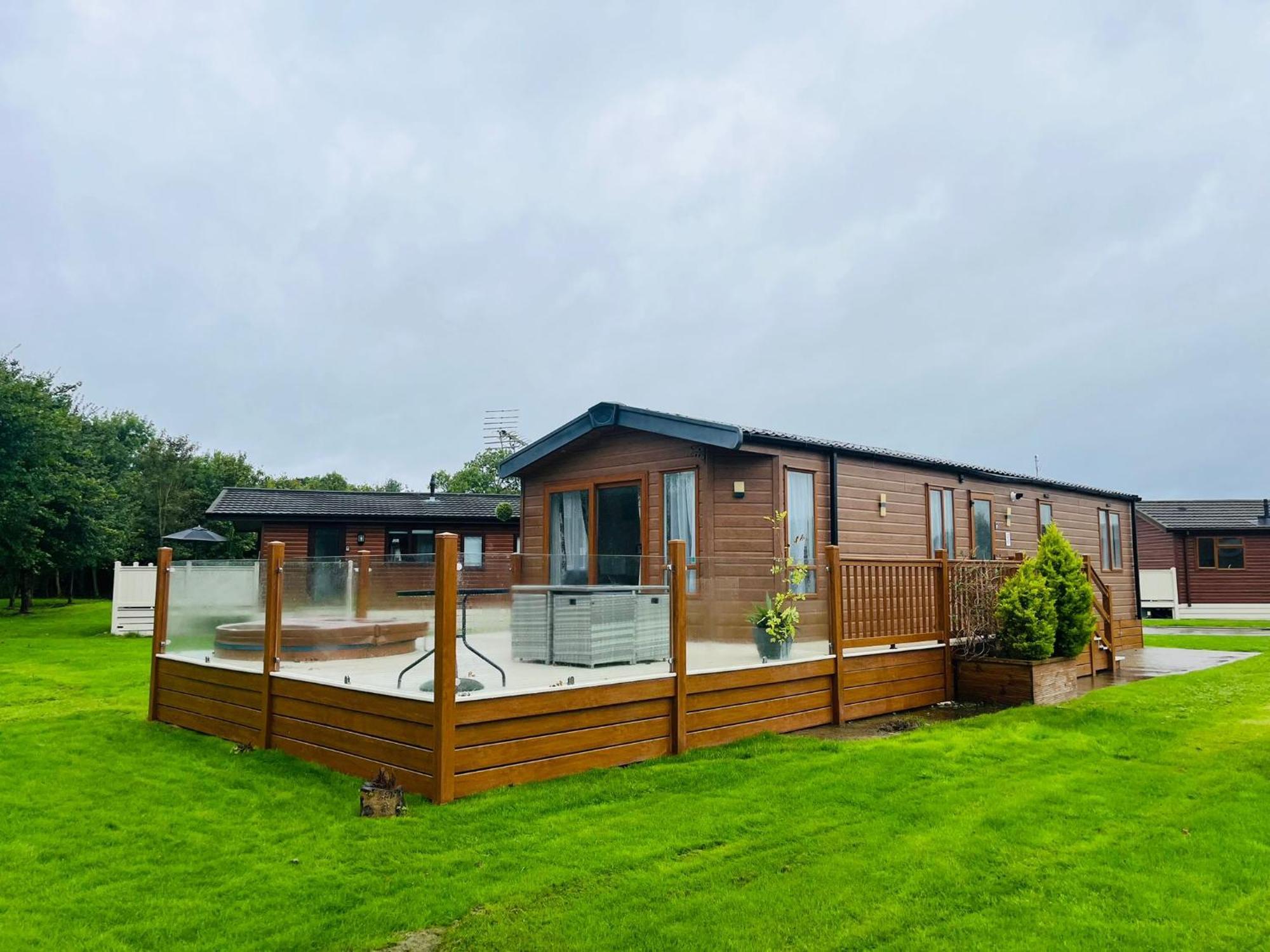 Meadows With Hot Tub * Malton