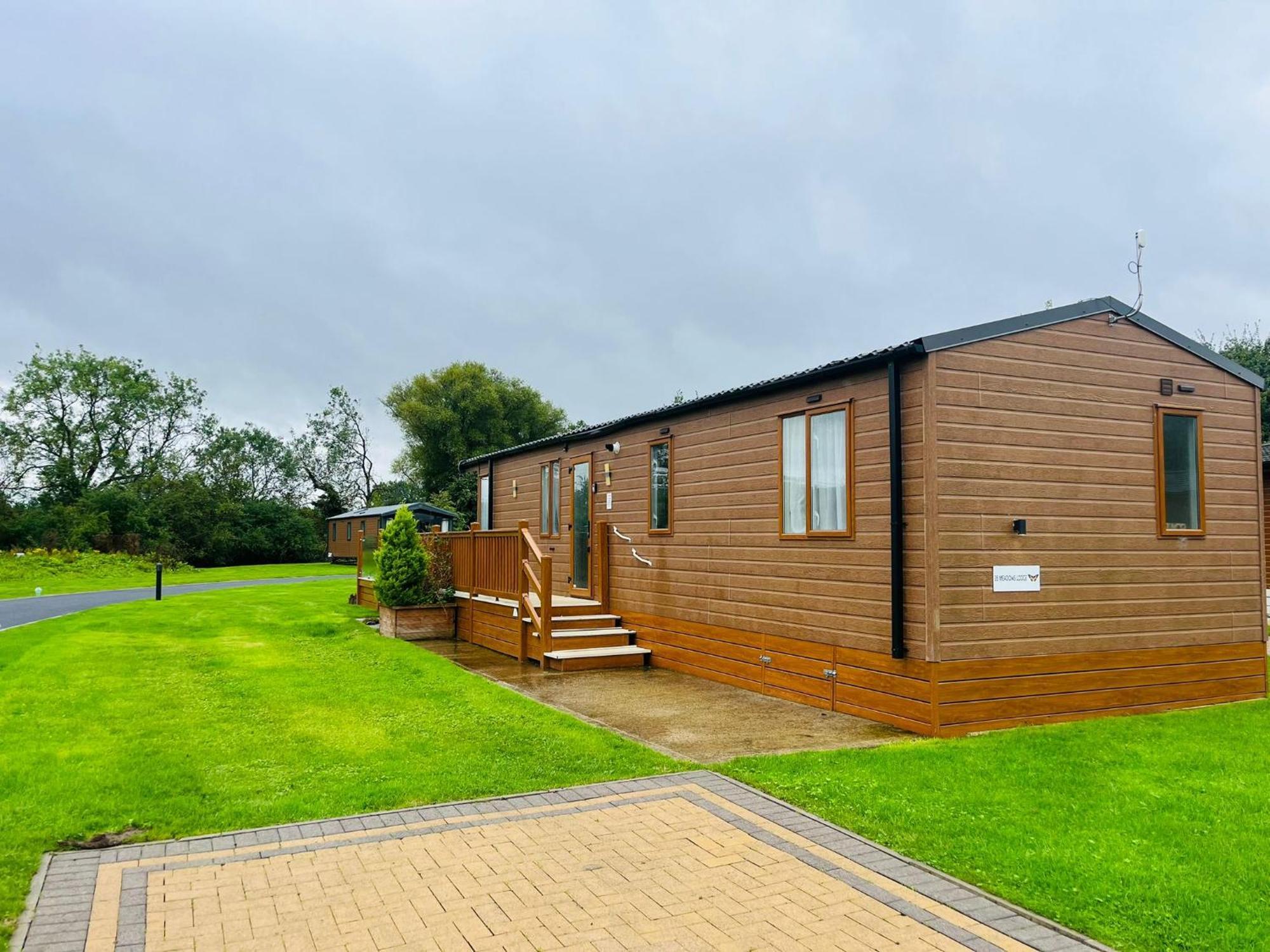 Lodge Meadows With Hot Tub
